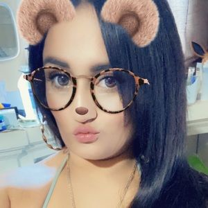 Meet your Posher, Rocio